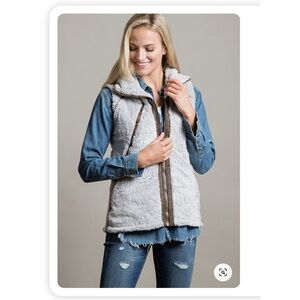Kuhl Born In The Mountains Womens Size Small Vest Faux Fur